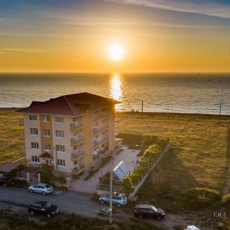 Отель Casa Eden Костинешти Экстерьер фото