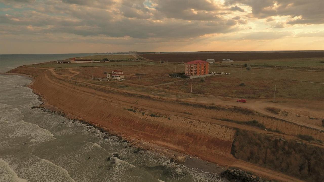Отель Casa Eden Костинешти Экстерьер фото