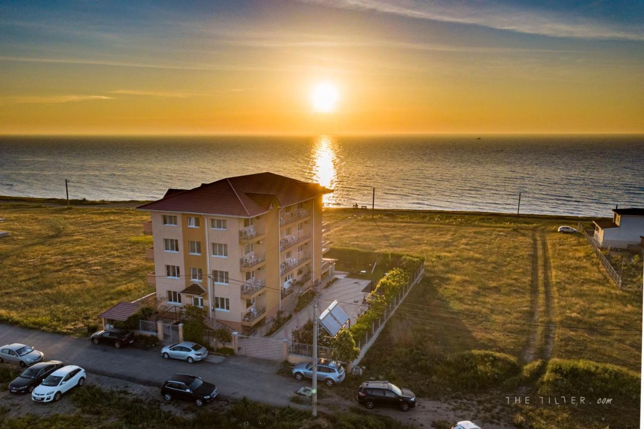 Отель Casa Eden Костинешти Экстерьер фото