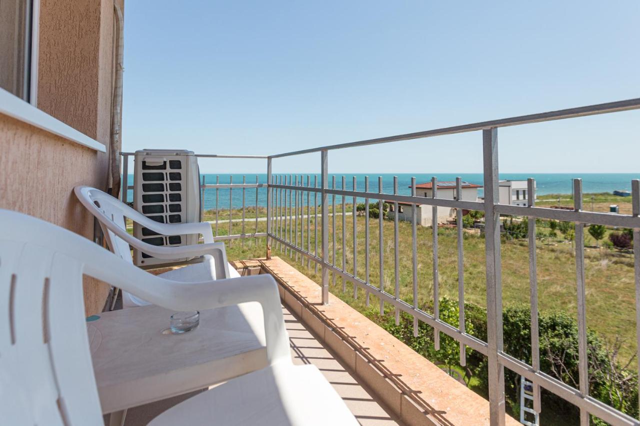 Отель Casa Eden Костинешти Экстерьер фото