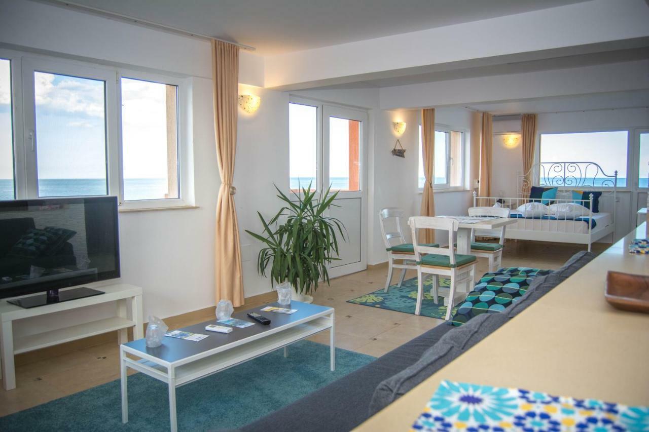 Отель Casa Eden Костинешти Экстерьер фото